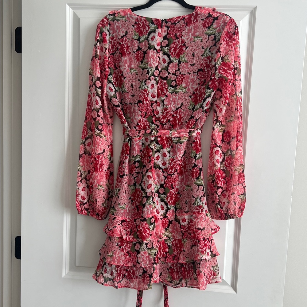 BARDOT Triple Frill Dress Color: Pink Gardenia Size 6 NWT - Picture 5 of 10